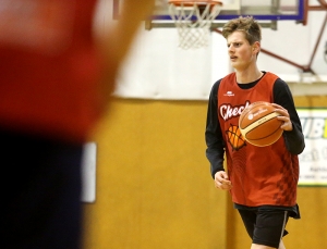 130618 ET 0198 Josh Lowe basketball web