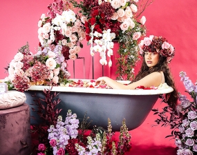 Bathing beauty Samantha Trott web