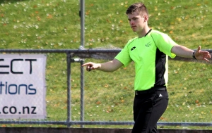Jacob Gray umpiring hockey 2020 web